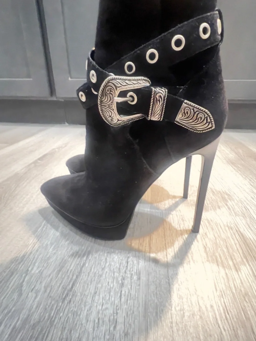 Saint Laurent Black Suede Stiletto Pumps for the Sexy CowGallz 🔥💯 - Picture 4 of 12